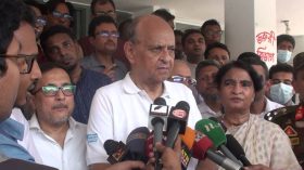 কর্মস্থলে না থাকা চিকিৎসকদের হুঁশিয়ারি স্বাস্থ্যমন্ত্রীর