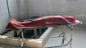 স্ত্রীর মরদেহ রে‌খে পালালেন স্বামী