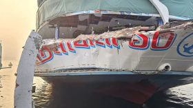 গভীর রাতে মেঘনায় দুই লঞ্চের সংঘর্ষ