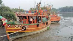 বাংলাদেশের সীমায় অবৈধ মৎস্য শিকার বন্ধ, ভারতীয় জেলেদের আয় তলানিতে