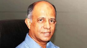 বিমানবন্দর থেকে বিজিবির সাবেক মহাপরিচালক মইনুল আটক