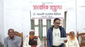 রাতের আঁধারে বিএনপি নেতার নেতৃত্বে ধান লুটের অভিযোগ