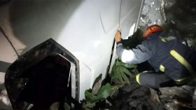 ঘন কুয়াশায় নিয়ন্ত্রণ হারিয়ে বাস খাদে, নিহত ১