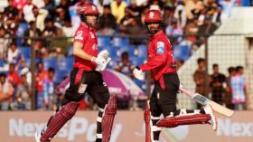 ঢাকাকে ৮ উইকেটে হারাল বরিশাল
