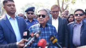 আমরা বেশি দিন নেই, চোরদের নির্বাচিত করবেন না: নৌ উপদেষ্টা