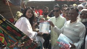 ৩১ দফা বাস্তবায়নে বরিশালে বিএনপির লিফলেট বিতরণ
