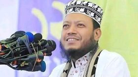 মির্জাগঞ্জে মুফতি আমির হামজার মাহফিল