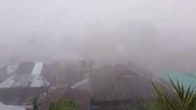 ঘনকুয়াশা ও কনকনে শীতে জনজীবন জবুথবু