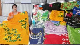 পোশাকে আঁকেন স্বপ্ন, পরিবারে ফিরেছে স্বচ্ছলতা