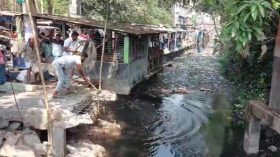 ঝালকাঠি শহরের চাঁদকাঠির বাজারে অবৈধ স্থাপনা উচ্ছেদ