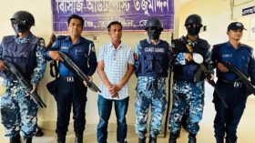 যৌথ বাহিনীর অভিযানে তজুমদ্দিনে ইউপি চেয়ারম্যান আটক