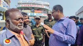 অতিরিক্ত যাত্রী নেওয়ায় দুই লঞ্চকে ৬০ হাজার টাকা জরিমানা