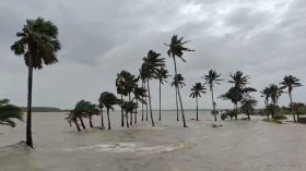 যোগাযোগে বিচ্ছিন্ন রাঙ্গাবালীর ২ লাখ মানুষ, বিদ্যুৎ নেই ৩ দিন
