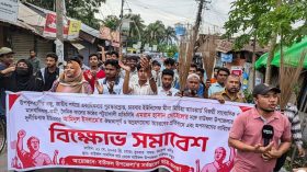 বাউফলের ইউএনওর অপসারণ দাবি