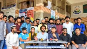 ভিসি পদত্যাগ না করলে দক্ষিণাঞ্চল শাটডাউনের হুঁশিয়ারি ববি শিক্ষার্থীদের