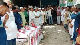 উজিরপুরে ছাত্রদল নেতার মৃত‍্যুতে সান্টুর শোক প্রকাশ