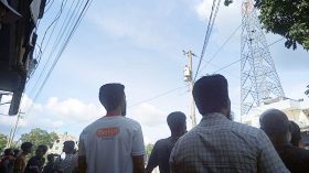 এক ‘পাগলের’ কাণ্ডে গোটা উপজেলার বিদ্যুৎ বন্ধ