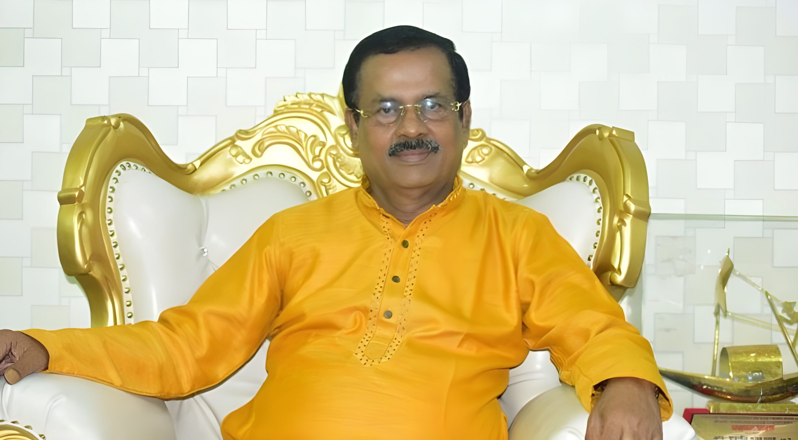  নিঃস্ব থেকে হাজার কোটি টাকার মালিক নানক 