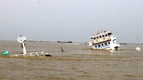 ভোলার মেঘনায় সিরামিক পণ্যবাহী জাহাজডুবি, ১৩ নাবিক উদ্ধার