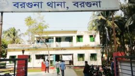 বিদ্যুৎকর্মীকে শিকলে বেঁধে রাখলেন নারী গ্রাহক