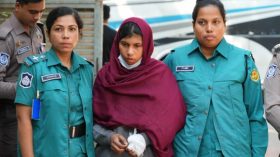 ছবি-এনআইডি না থাকার পরও যেভাবে গ্রেপ্তার হলেন আয়েশা