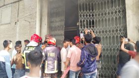 বরিশালের বিসিক শিল্পনগরীতে সুতার কারখানায় ভয়াবহ অগ্নিকাণ্ড