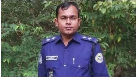 বিচারকের খাস কামরায় ঘুষ দিতে গিয়ে পুলিশের এসআই আটক