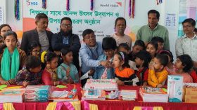 আমতলীতে শিশুদের নিয়ে আনন্দ উৎসব ও উপহার সামগ্রী বিতরণ