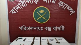 বানারীপাড়ায় বিএনপি নেতার বাসা থেকে অস্ত্র উদ্ধার