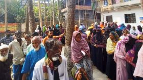 নলছিটিতে অসহায় ও দুস্থ মানুষের মাঝে ইফতার ও ঈদ সামগ্রী বিতরণ