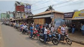 বরগুনায় জ্বালানি তেলের সংকট