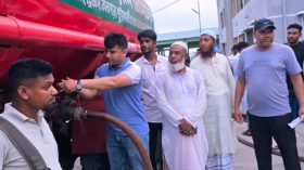 পটুয়াখালীতে প্রশাসনের উদ্যোগে সমুদ্রগামী জেলেদের ডিজেল সরবরাহ