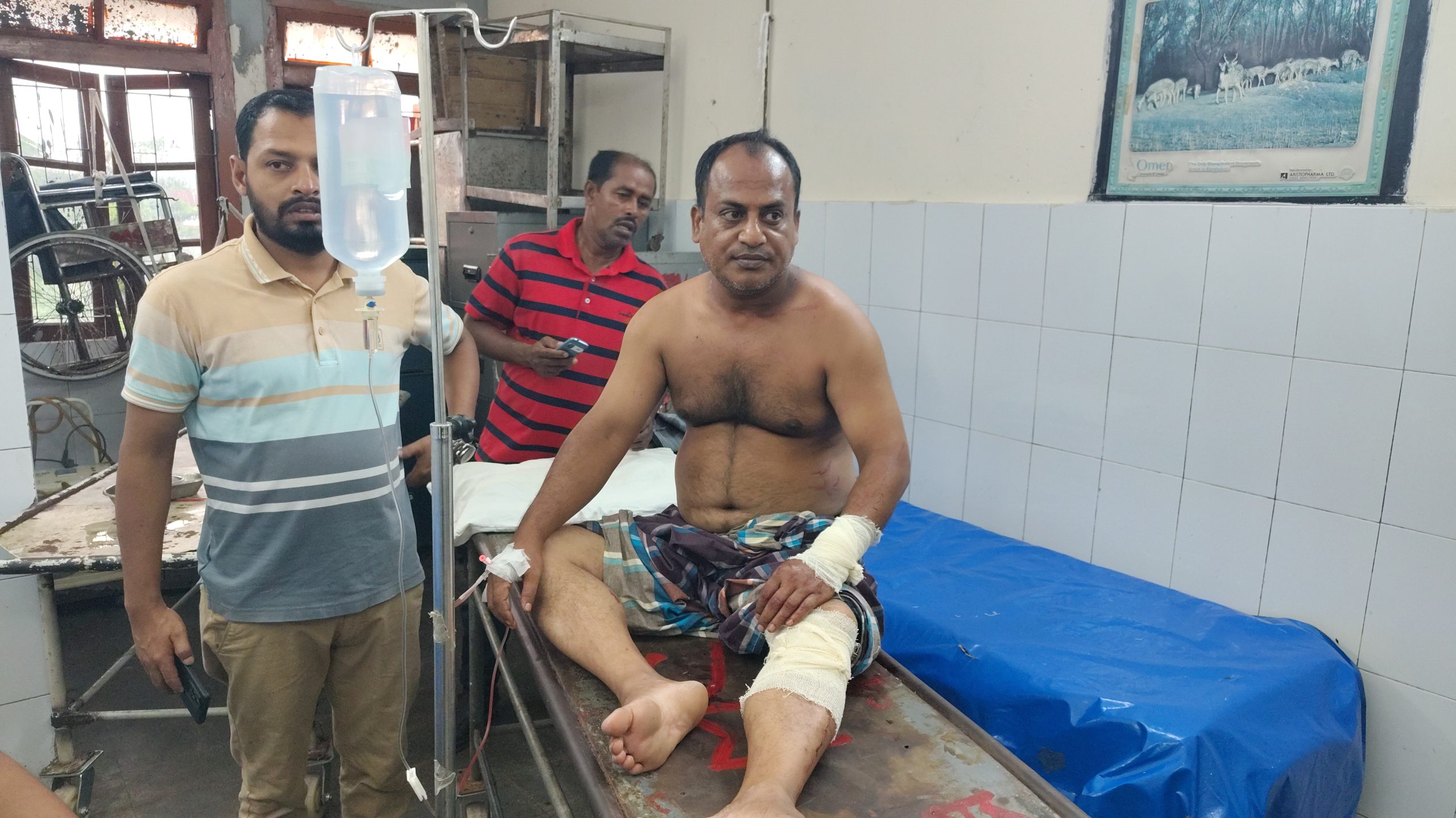 বরিশালে জমি দখল ও চাঁদাবাজির প্রতিবাদ করায় ব্যবসায়ীকে কুপিয়ে জখম!