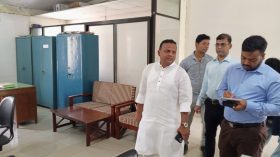 হঠাৎ বরিশাল নৌবন্দরে পরিদর্শনে নৌ প্রতিমন্ত্রী