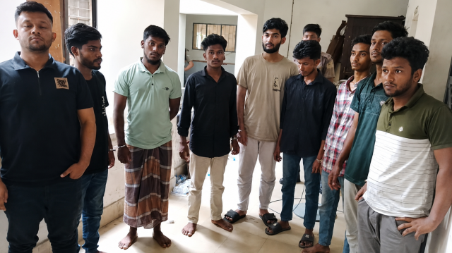 বরিশালে গোপন বৈঠক থেকে আ.লীগের ১০ নেতাকর্মী সহ আটক ৩০