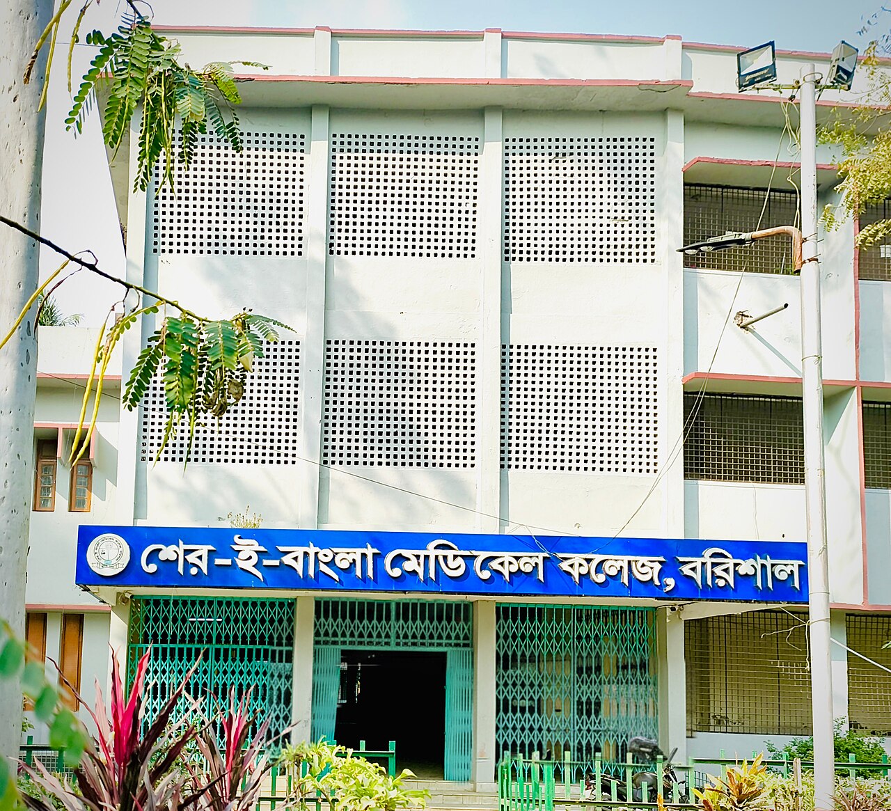 শেবামেক অফিস সহায়ক সবুর খানের বিরুদ্ধে অভিযোগের পাহাড়