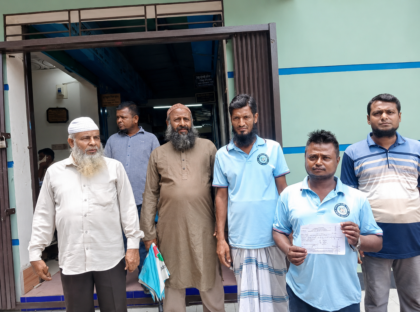  শেষ বিদায় সংগঠনের নামে বিনামূল্যে ৩ শতাংশ জমি দান, প্রশংসায় ভাসছেন দুই ভাই 