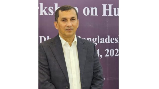 টাউন মাধ্যমিক বিদ্যালয়ের অ্যাডহক কমিটির সভাপতি অ্যাড. এস.এম সরোয়ার হোসেন