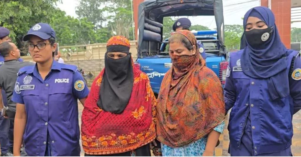 বরগুনায় টাকা-স্বর্ণালংকারসহ দুই বোন আটক