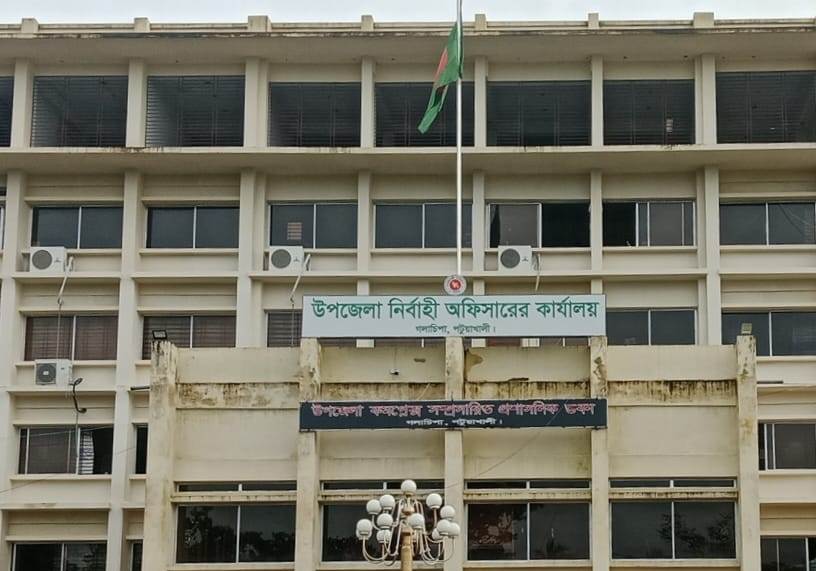 গলাচিপায় ৩ কোটি ৮৩ লাখ টাকার উন্নয়ন প্রকল্পে প্রশ্ন: কাগজে কাজ, বাস্তবে মিলছে না