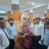বিচারকদের ক্রীড়া সামগ্রী উপহার দিল বরিশাল সিটি কর্পোরেশন