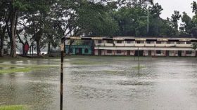 পানিতে ডুবে আছে কাউখালী সরকারি কলেজ মাঠ, খেলাধুলা থেকে বঞ্চিত শিক্ষার্থীরা