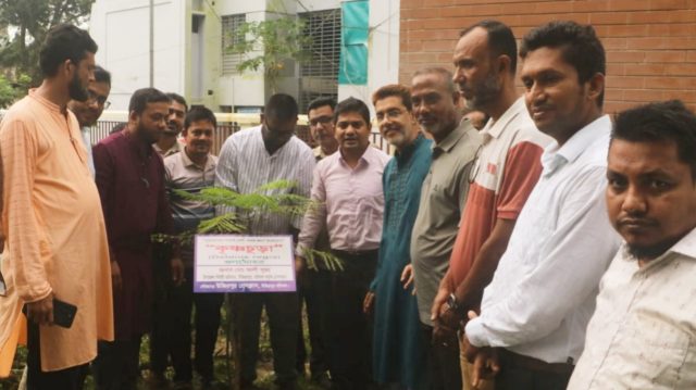 উজিরপুর প্রেসক্লাবের উদ্যোগে বৃক্ষরোপন কর্মসূচী