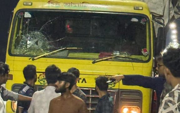 দপদপিয়া ব্রিজে ফের সড়ক দুর্ঘটনা, তিন ববি শিক্ষার্থী আহত