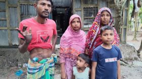 দেড় বছর ধরে দু’বেলার বেশি খাবার জোটেনি রিক্সাচালকের ঘরে