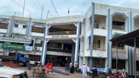 ৫৩ কোটি টাকার পানি প্রকল্পে সুফল নেই, মঠবাড়িয়ায় পানির জন্য হাহাকার