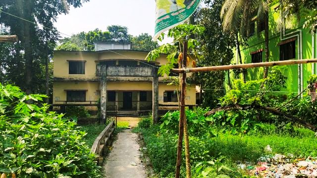 অবহেলায় ধ্বংসের মুখে চাখারের ডাকবাংলো, সংস্কারের দাবি