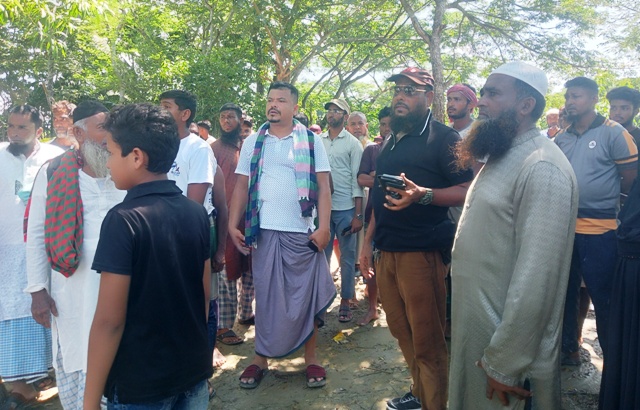 মহিপুরে বাদীর বিরুদ্ধে আসামিপক্ষের বাড়িঘর লুটপাটের অভিযোগ
