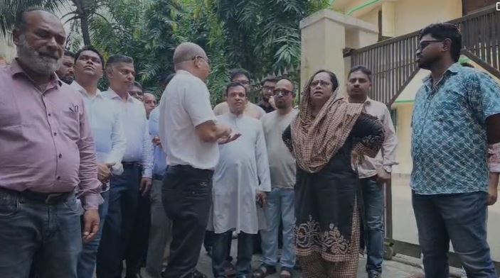  জলাবদ্ধতা নিরসন ও সড়ক সংস্কারে দ্রুত পদক্ষেপের নির্দেশ বিসিসি প্রশাসকের 