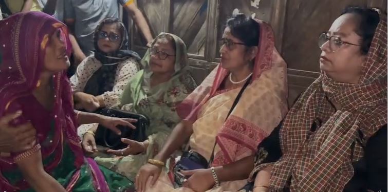 যৌতুকের দাবিতে নিহত মাওয়ার পরিবারের পাশে বিসিসি প্রশাসক বিলকিস জাহান শিরিন